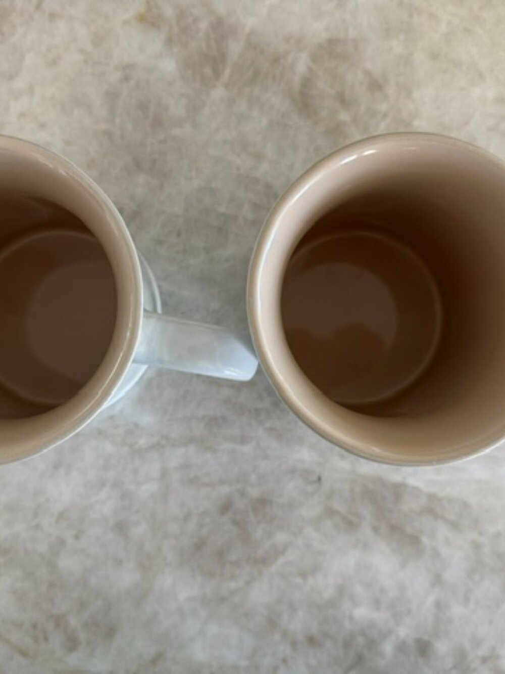 Le Creuset Vancouver Mugs (Set of 2) - Metallic / Pearl White - Picture 2 of 4